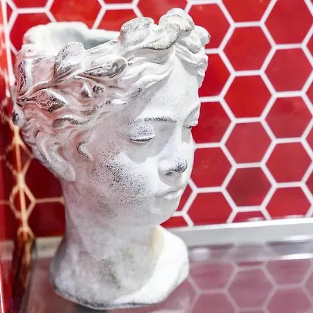 Rosetta Burger Queen