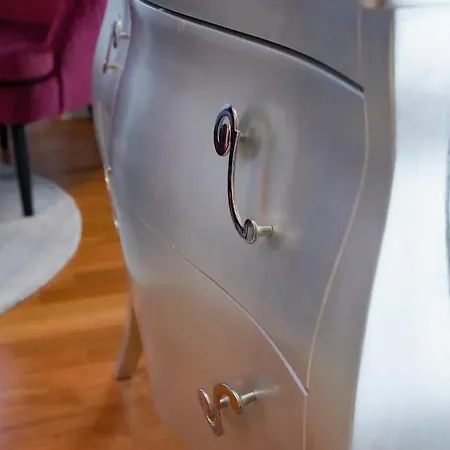 Rosetta Burger Queen 게스트하우스 4*