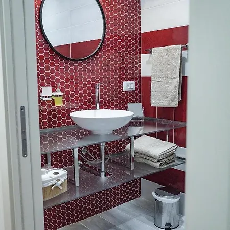 ゲストハウス Rosetta Burger Queen カリアリ