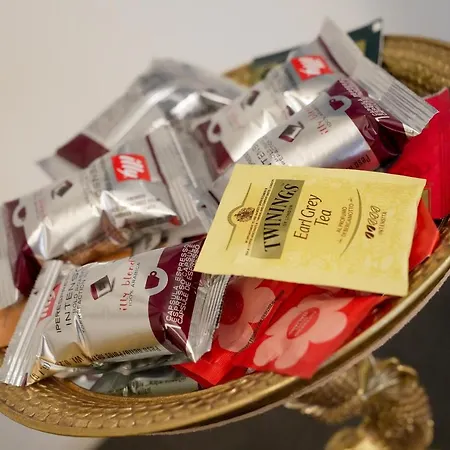 ゲストハウス Rosetta Burger Queen カリアリ