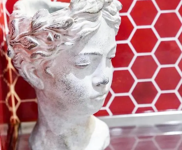 Rosetta Burger Queen