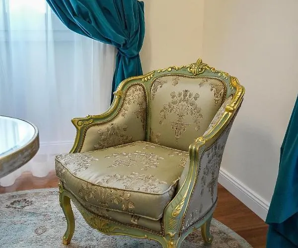 Rosetta Burger Queen 4* كالياري