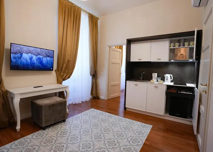 Rosetta Burger Queen 4* كالياري